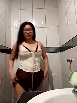 ladygmusic online show from November 26, 2025, 11:17 pm