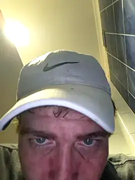 Snapshot of SONLUKE29 chatting on March 13, 2025, 4:49 am SONLUKE29 online show from March 13, 2025, 4:49 am