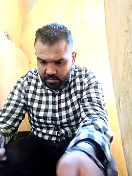 Snapshot of ListedLoin chatting on February 20, 2025, 8:28 am ListedLoin online show from February 20, 2025, 8:28 am