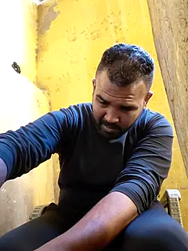 ListedLoin online show from April 22, 2026, 4:48 am