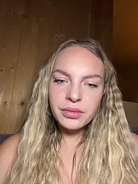 Snapshot of ChiaraVixen chatting on December 9, 2024, 6:01 am ChiaraVixen online show from December 9, 2024, 6:01 am