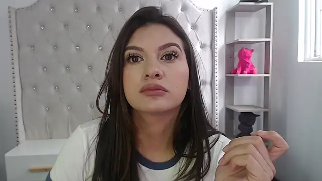 Abril Squirt online show from March 9, 2026, 8:35 pm