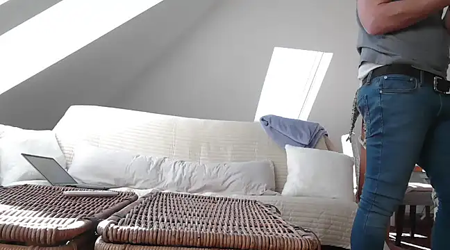 maxmueller321 online show from March 19, 2025, 1:07 pm