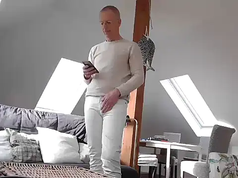 maxmueller321 online show from March 1, 2026, 9:00 am