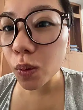 Snapshot of Eliza-E chatting on July 2, 2026, 1:16 am Eliza-E online show from July 2, 2026, 1:16 am