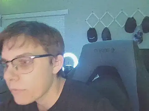 Snapshot of KaliSnow199623 chatting on December 5, 2024, 1:36 am KaliSnow199623 online show from December 5, 2024, 1:36 am