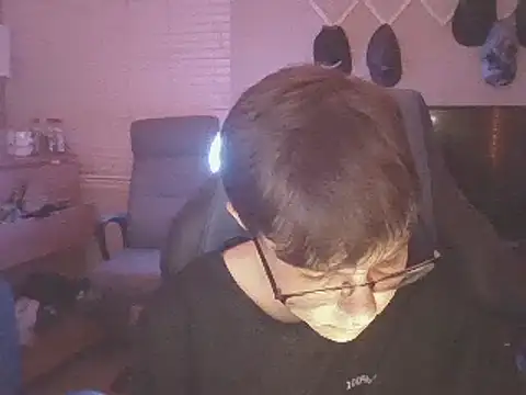 Snapshot of KaliSnow199623 chatting on December 5, 2024, 4:42 am KaliSnow199623 online show from December 5, 2024, 4:42 am