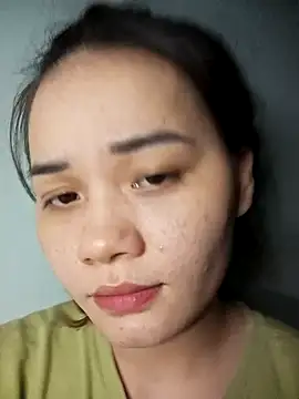 Ngoc-Trinh online show from December 2, 2024, 3:25 pm