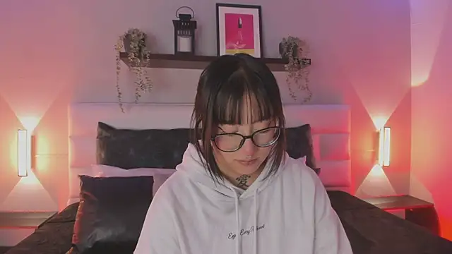 sofi bakerr online show from April 2, 2026, 11:41 am