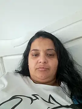 sarahhh1987 online show from November 15, 2025, 9:17 am