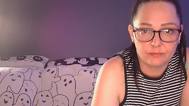 TearYouApart69 online show from April 25, 2026, 1:41 pm