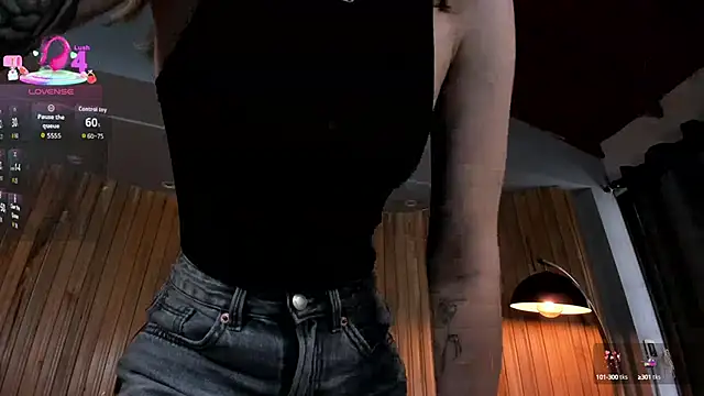 ViolettHansson online show from September 16, 2025, 6:09 pm