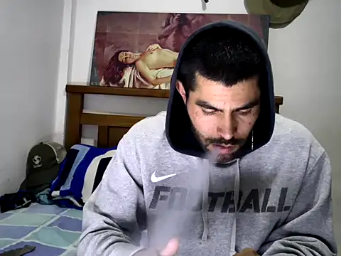 Snapshot of hideonbush051 chatting on October 11, 2025, 9:46 pm hideonbush051 online show from October 11, 2025, 9:46 pm