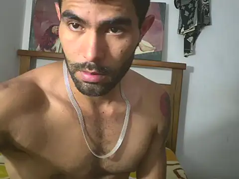 hideonbush051 online show from April 29, 2026, 1:37 pm