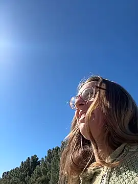 jungleangel online show from March 9, 2025, 5:17 pm