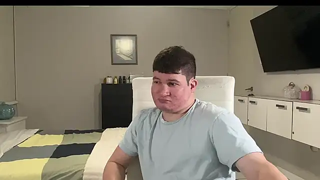 Lorenzo hernandez online show from November 7, 2025, 10:10 pm