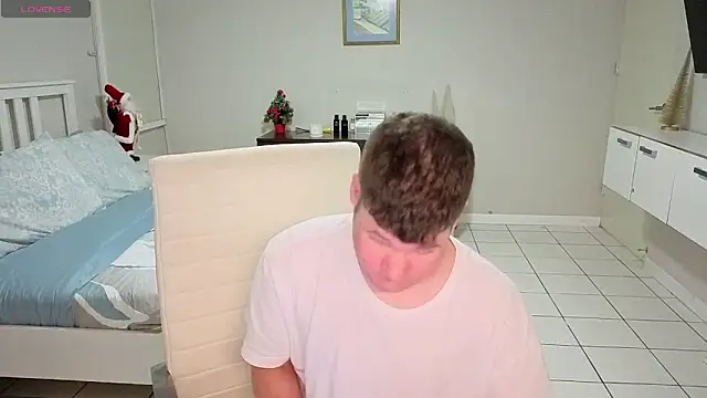 Lorenzo hernandez online show from December 3, 2025, 5:44 pm