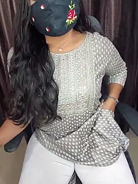 Tanvi-patil online show from December 19, 2025, 6:20 am