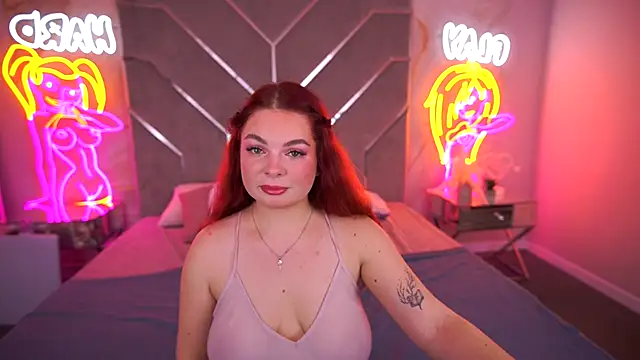 Snapshot of CarolinaDia chatting on November 7, 2025, 8:42 pm CarolinaDia online show from November 7, 2025, 8:42 pm