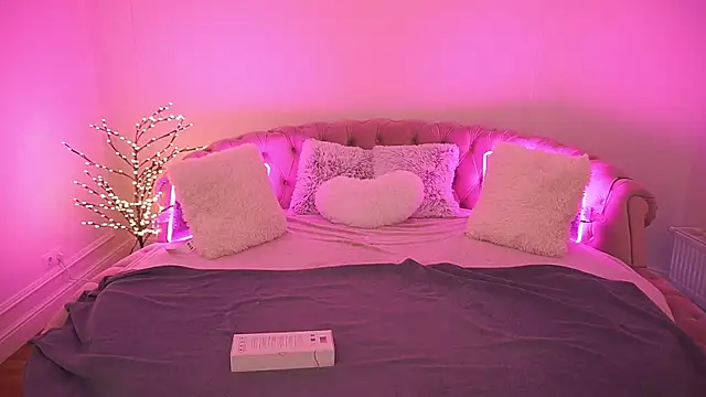 CarolinaDia online show from March 9, 2026, 9:30 pm