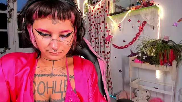 lady sontse  online show from July 16, 2026, 7:42 pm