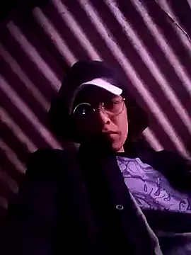 Leonardo-ag online show from October 7, 2025, 1:25 am