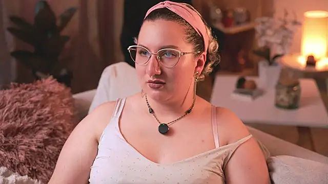 Snapshot of Ximenna_Cruz chatting on May 31, 2026, 6:09 pm Ximenna Cruz online show from May 31, 2026, 6:09 pm