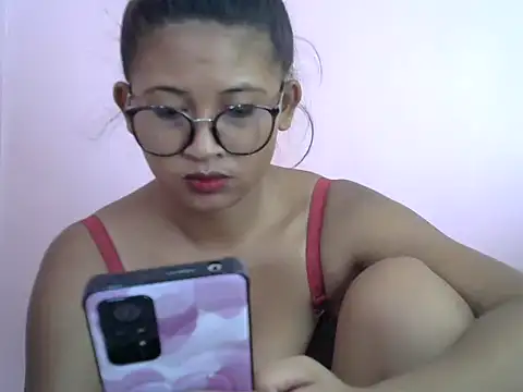 Snapshot of karen_sexy69 chatting on February 16, 2025, 7:26 am karen sexy69 online show from February 16, 2025, 7:26 am