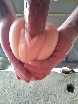 RomWoolf online show from March 10, 2025, 4:35 pm