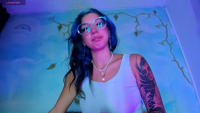 SaturnooStonee online show from March 11, 2026, 2:28 am