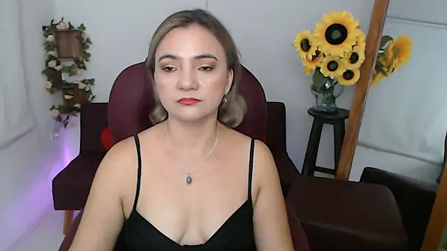 Snapshot of ana_milf chatting on June 11, 2026, 2:37 pm ana milf online show from June 11, 2026, 2:37 pm