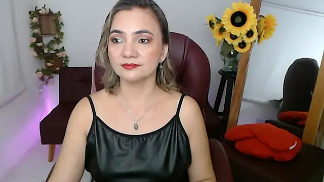 Snapshot of ana_milf chatting on July 18, 2026, 1:48 pm ana milf online show from July 18, 2026, 1:48 pm