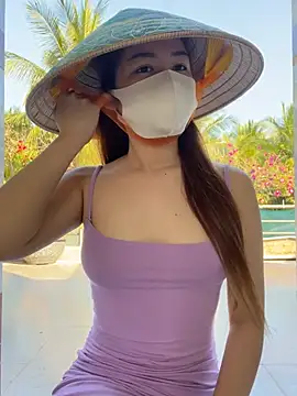 BabyThree  online show from March 26, 2026, 9:04 am