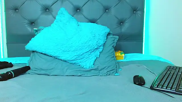 mia xx1 online show from February 24, 2025, 7:55 am