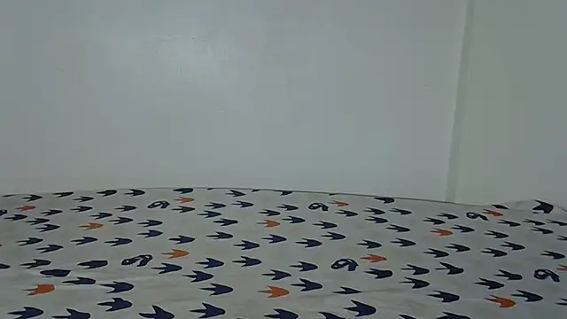 laetitia  online show from April 5, 2026, 9:23 pm