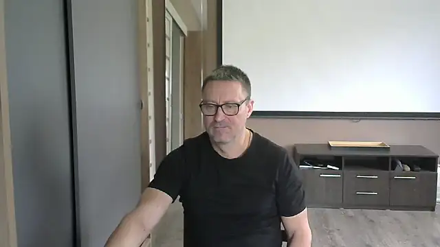 HarrySnake online show from October 3, 2025, 8:11 am