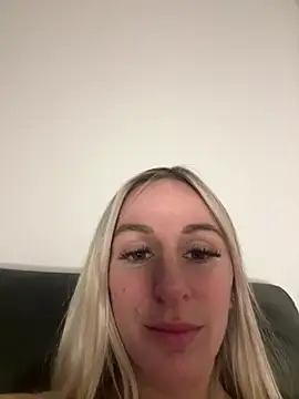 Liana Lou online show from January 12, 2025, 9:19 pm