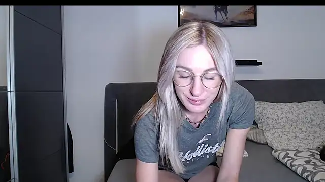 Liana Lou online show from March 6, 2026, 7:10 pm