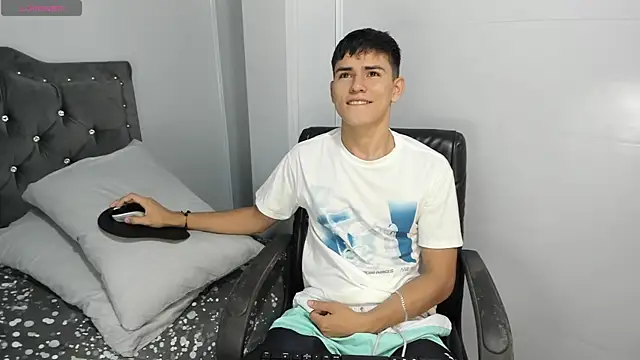 Jacobb Lee online show from December 31, 2024, 2:14 pm