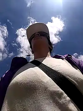 rebekka simpson online show from November 8, 2025, 4:18 pm