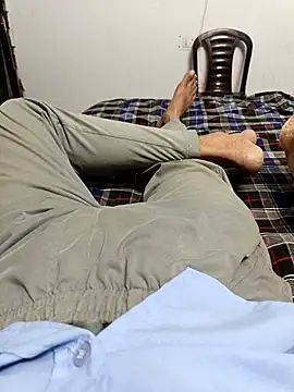 Snapshot of RockyNonStop chatting on October 20, 2025, 9:37 pm RockyNonStop online show from October 20, 2025, 9:37 pm