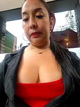 Snapshot of Bella_keny chatting on June 18, 2026, 7:29 pm Bella keny online show from June 18, 2026, 7:29 pm