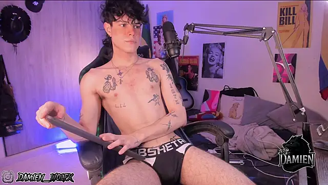 cinnamon boyxxx online show from November 10, 2025, 2:43 am