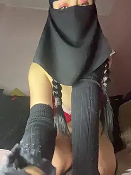 Snapshot of Jumanaa chatting on February 13, 2026, 8:05 pm Jumanaa online show from February 13, 2026, 8:05 pm