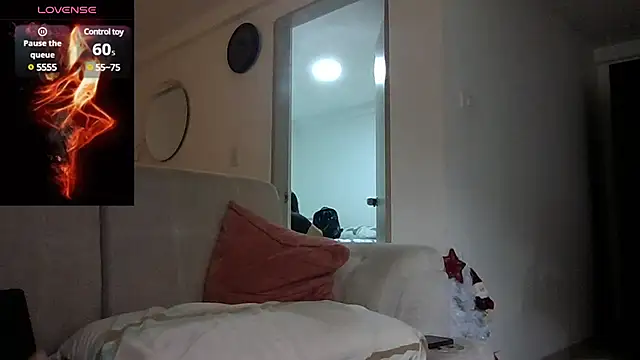 saramartinez1000 online show from December 6, 2024, 9:24 pm