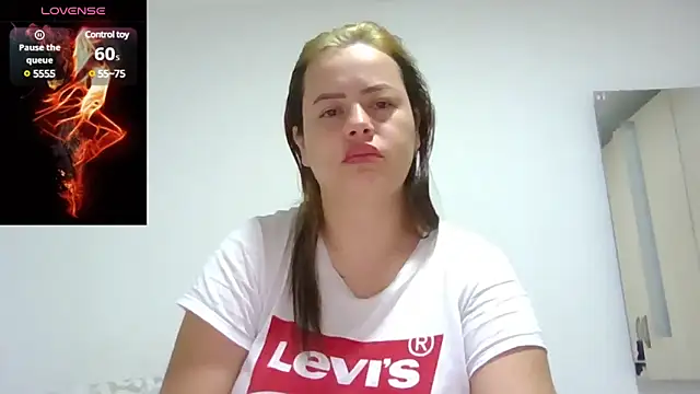 saramartinez1000 online show from December 10, 2024, 11:32 am