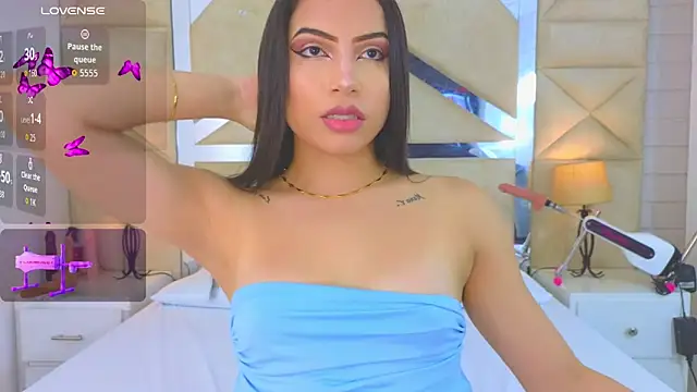 Tiphani walker  online show from September 16, 2025, 12:22 am