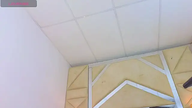 Tiphani walker  online show from October 10, 2025, 1:59 am