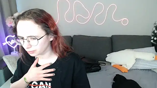 Mini Diva online show from March 27, 2026, 9:21 am