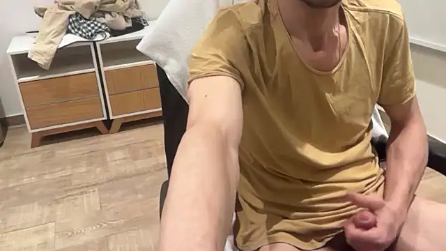 nicolaaaaas online show from October 9, 2025, 6:44 am